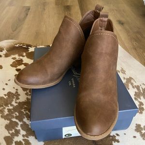 Universal Thread Booties